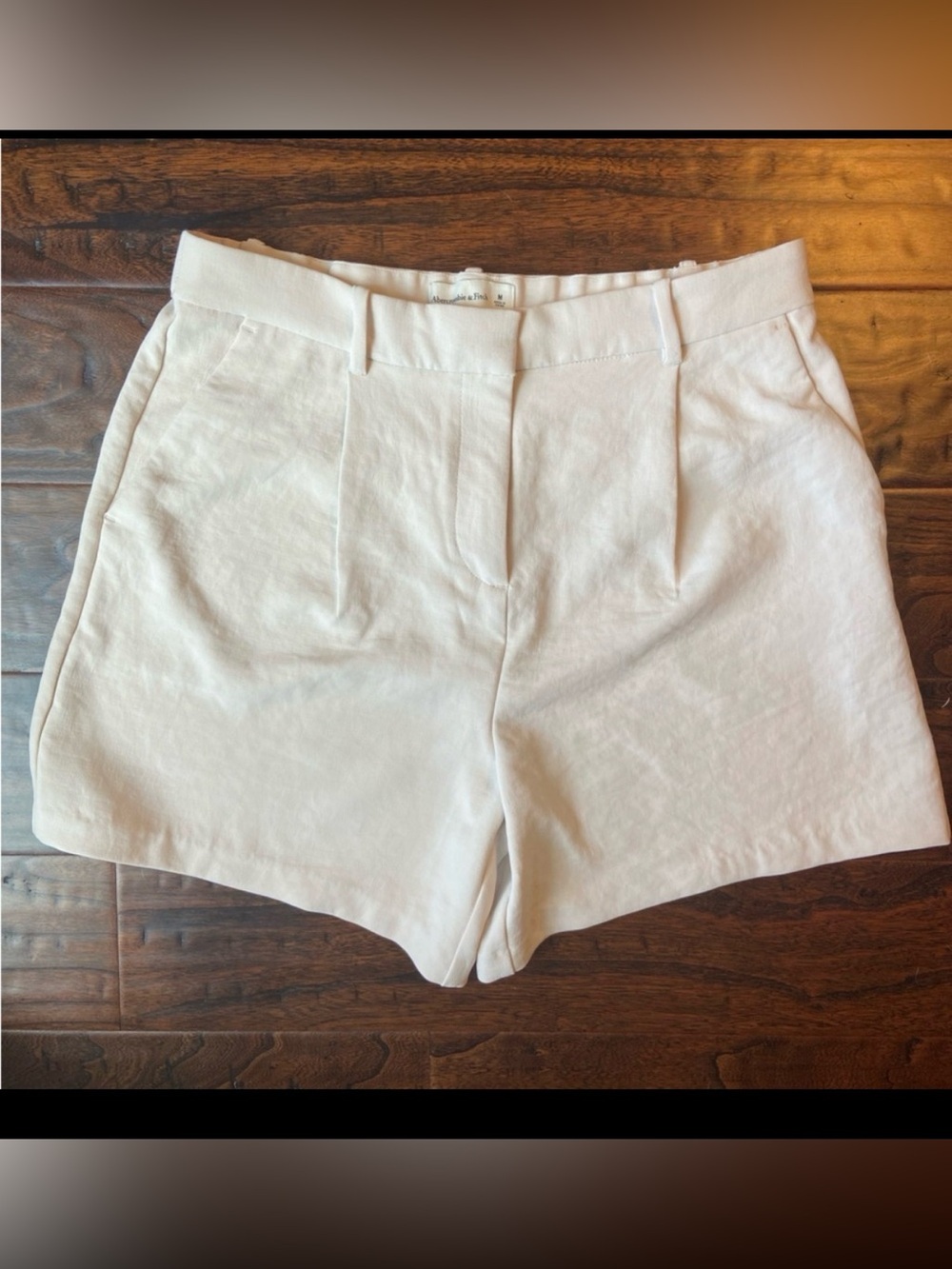 Abercrombie and Fitch high rise premium crepe tailored short - size medium
